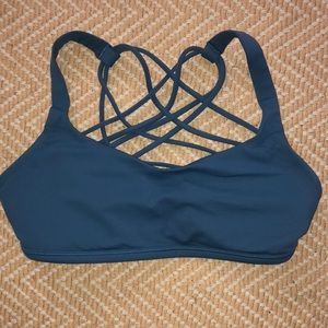 Lululemon born to be wild sports bra size 4